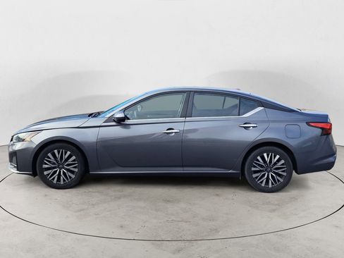 Used 2023 Nissan Altima 2.5 SV image 6