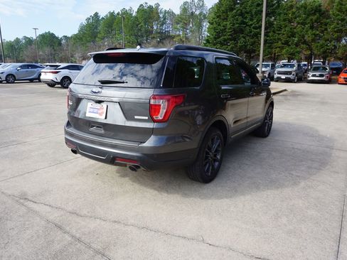 Used 2018 Ford Explorer XLT w/ Equipment Group 202A image 23