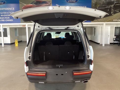 Used 2025 Hyundai Santa Fe SE image 5