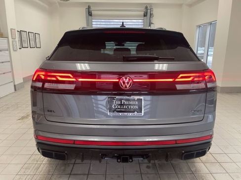 Certified 2025 Volkswagen Atlas Cross Sport SEL R-Line image 3