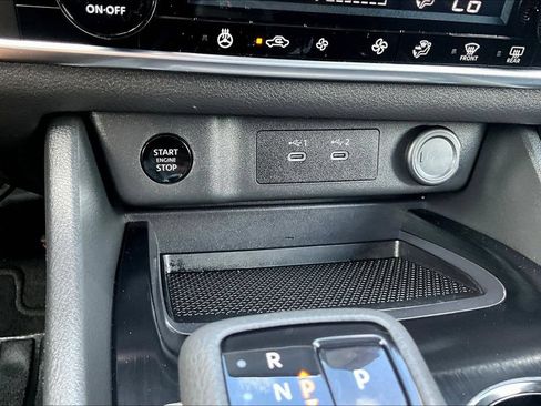 Used 2024 Nissan Rogue SV w/ SV Premium Package FWD image 17