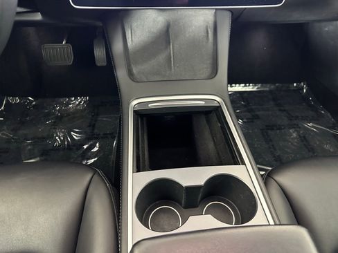 Used 2023 Tesla Model Y Long Range AWD/4WD image 17