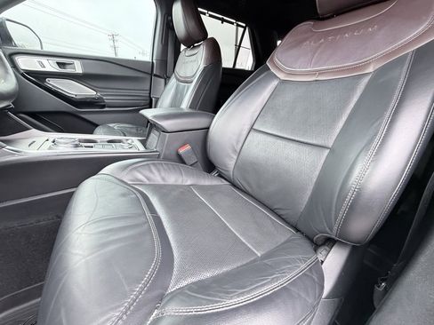 Used 2021 Ford Explorer Platinum w/ Equipment Group 601A image 23