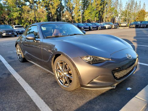 Used 2017 MAZDA MX-5 Miata RF Grand Touring RWD image 3