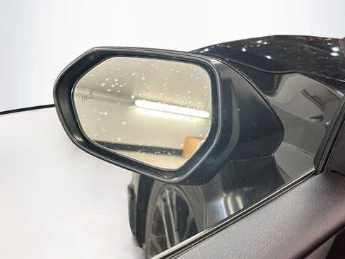Used 2025 Toyota Camry SE FWD image 16