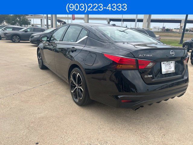 Used 2024 Nissan Altima 2.5 SR FWD image 7