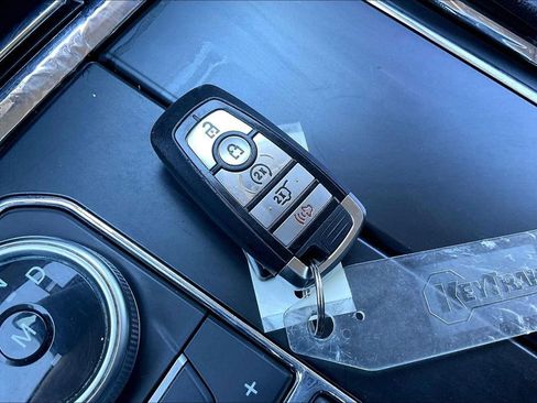 Certified 2023 Ford Expedition XLT image 36