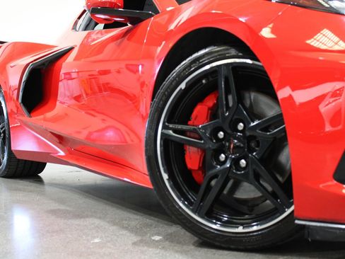 Used 2022 Chevrolet Corvette Stingray Preferred Cpe w/ Z51 Performance Package RWD image 3