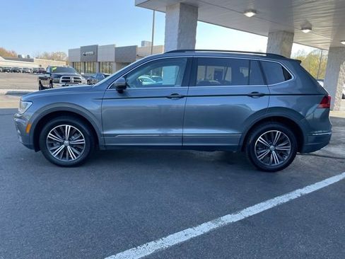 Used 2018 Volkswagen Tiguan SE w/ 18" Alloy Wheels Package AWD/4WD image 9