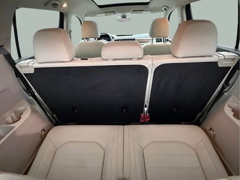 Used 2019 Volkswagen Atlas SEL Premium image 16