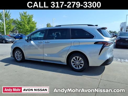 Used 2025 Toyota Sienna XLE FWD image 6