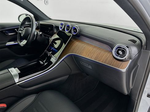 Certified 2025 Mercedes-Benz GLC 300 4MATIC image 32