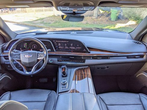 Used 2021 Cadillac Escalade Premium Luxury w/ Performance Package image 27