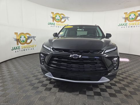 Used 2025 Chevrolet Blazer LT w/ Convenience Package FWD image 2