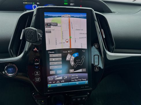 Used 2019 Toyota Prius Prime Premium FWD image 9