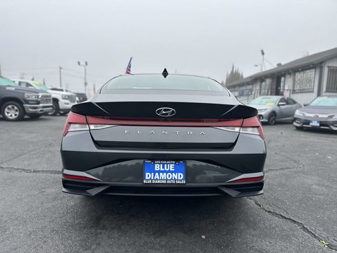 Used 2021 Hyundai Elantra SEL image 6