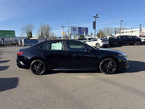 New 2026 Toyota Camry Hybrid image 9