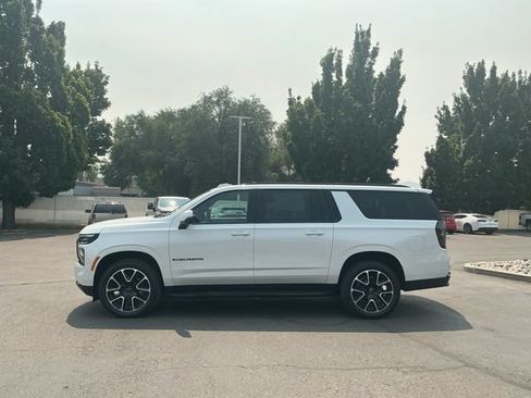 Used 2025 Chevrolet Suburban RST w/ Comfort Package AWD/4WD image 7