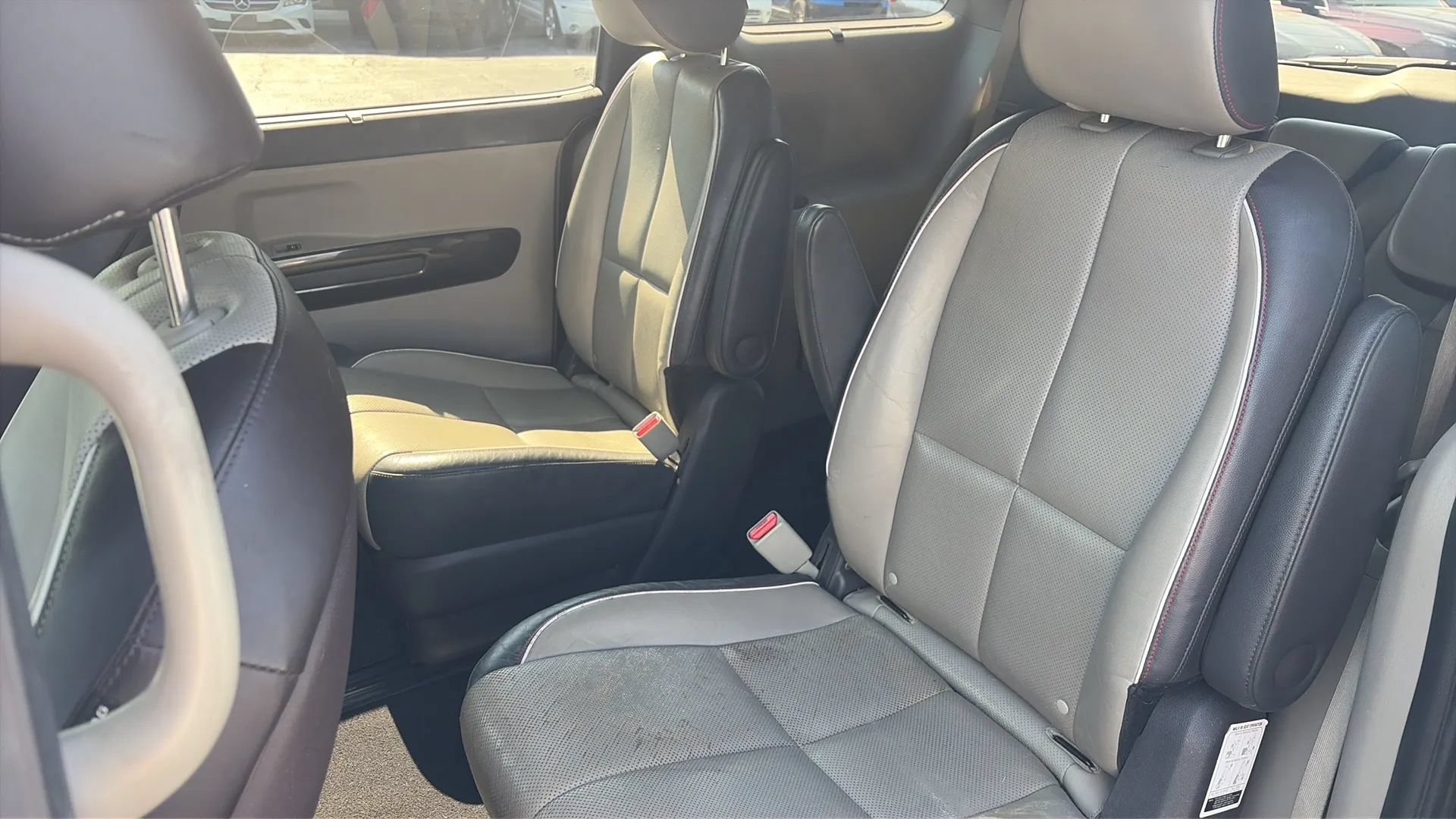 Used 2016 Kia Sedona SX FWD image 15