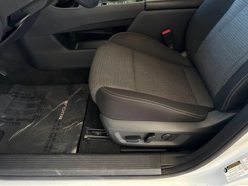Used 2023 Nissan Rogue SV FWD image 13