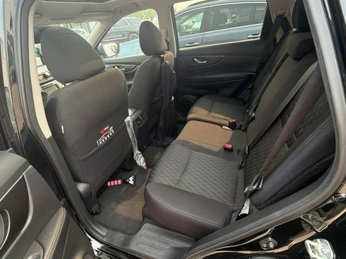 Used 2019 Nissan Rogue SV w/ Sun & Sound Touring Package AWD/4WD image 10