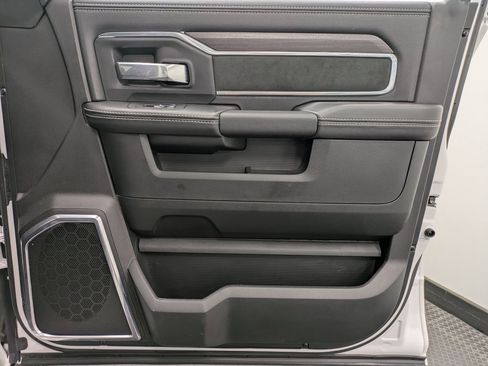 Used 2025 RAM 2500 Laramie w/ Night Edition image 27