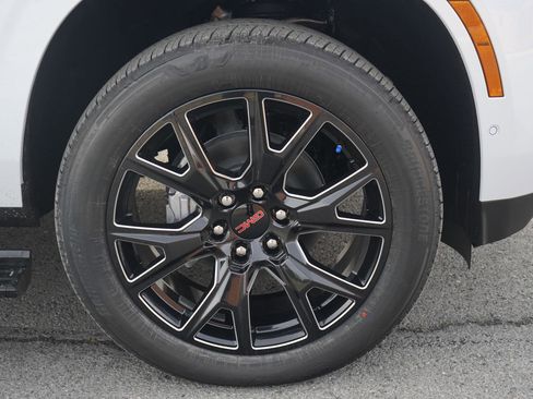 New 2026 GMC Yukon XL Denali w/ Sun & Power Step Package image 13