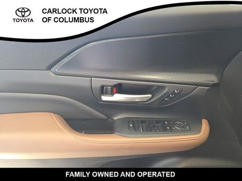 Used 2024 Toyota Grand Highlander AWD Hybrid image 11