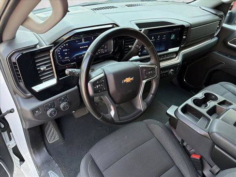 Used 2025 Chevrolet Silverado 2500 LT w/ Convenience Package AWD/4WD image 13