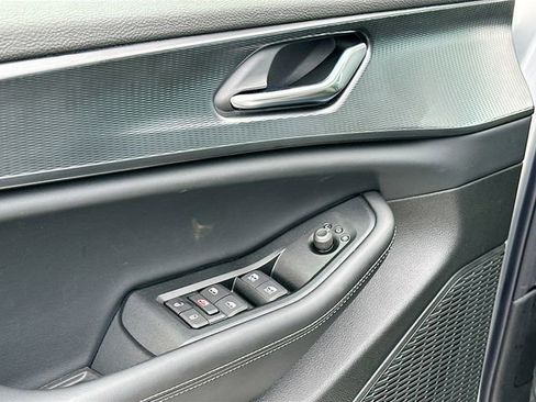 New 2025 Jeep Grand Cherokee L Laredo image 12