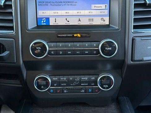 Certified 2019 Ford Expedition Limited w/ Equipment Group 302A AWD/4WD image 21