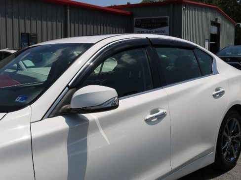 Used 2017 INFINITI Q50 Signature Edition AWD/4WD image 4