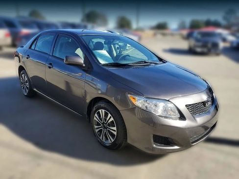 Used 2010 Toyota Corolla LE image 12