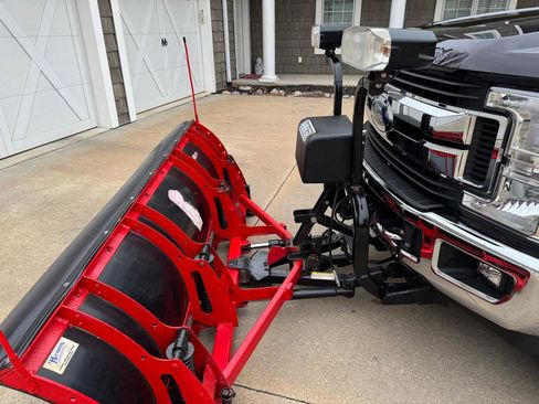Used 2017 Ford F250 XLT w/ XLT Premium Package image 16