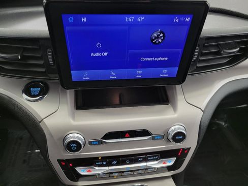 Used 2024 Ford Explorer XLT AWD/4WD image 8