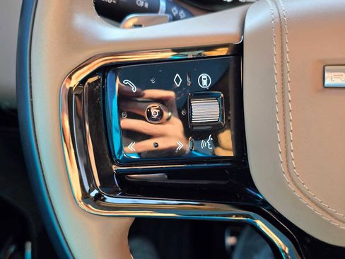 Certified 2024 Land Rover Range Rover Sport Autobiography image 32