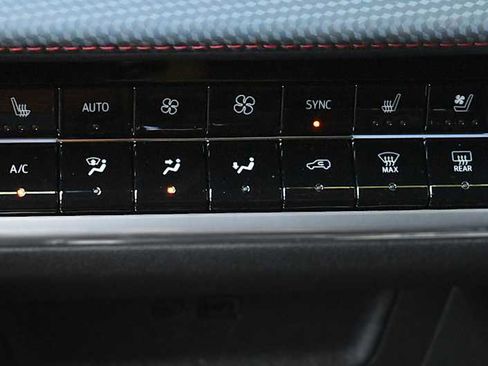New 2026 Chevrolet Equinox RS w/ Convenience Package III AWD/4WD image 17