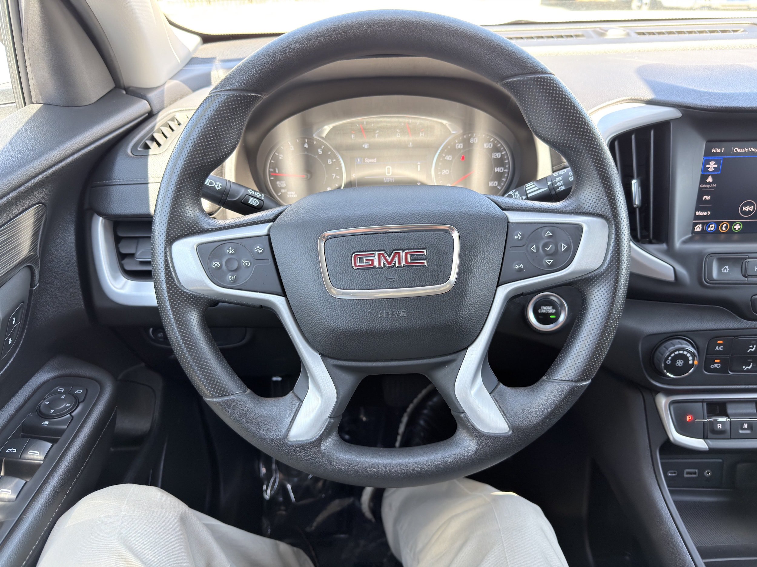 Used 2024 GMC Terrain SLE FWD image 27