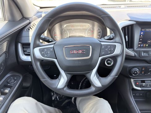 Used 2024 GMC Terrain SLE FWD image 27