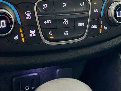 Certified 2021 Chevrolet Traverse LT w/ LPO, Blackout Package image 22