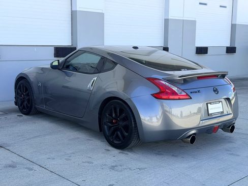 Used 2011 Nissan 370Z Touring w/ Sport Pkg RWD image 3