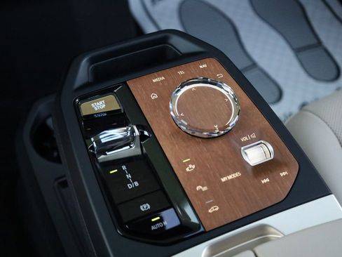 Used 2022 BMW iX xDrive50 w/ Premium Package image 35