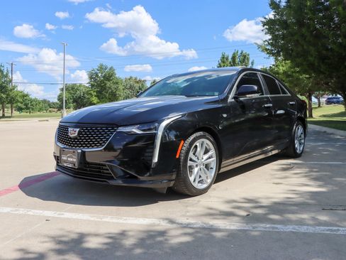 Used 2021 Cadillac CT4 Luxury w/ Sun And Sound Package RWD image 3