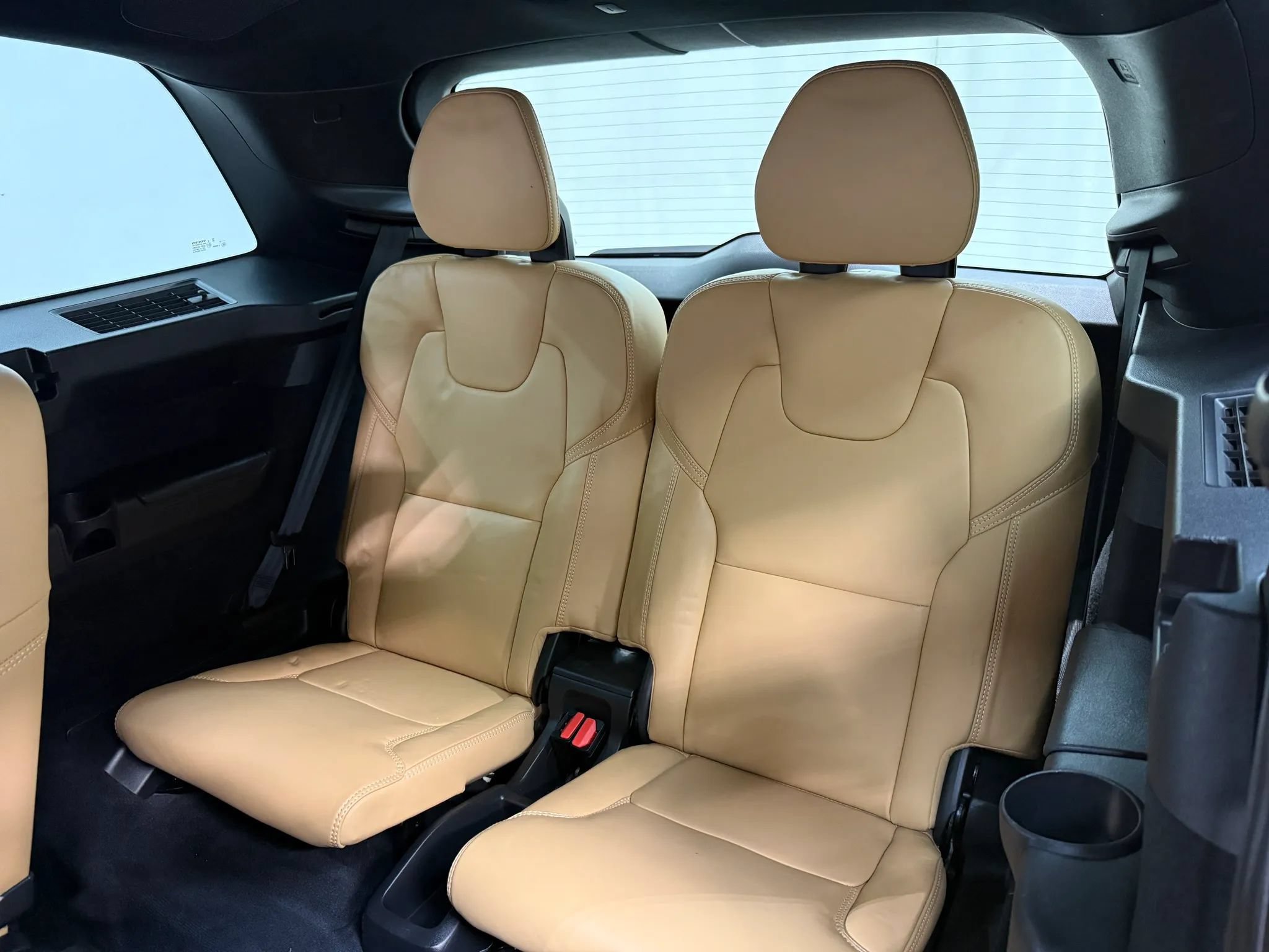 Used 2021 Volvo XC90 T6 Inscription w/ Lounge Package AWD/4WD image 17