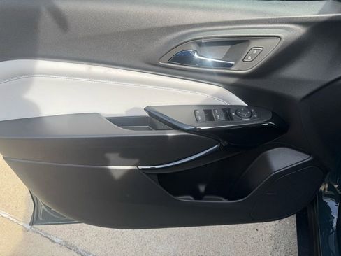New 2026 Chevrolet Trax LT w/ Midnight Edition image 16