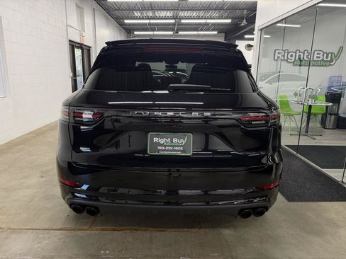 Used 2021 Porsche Cayenne Turbo AWD/4WD image 5