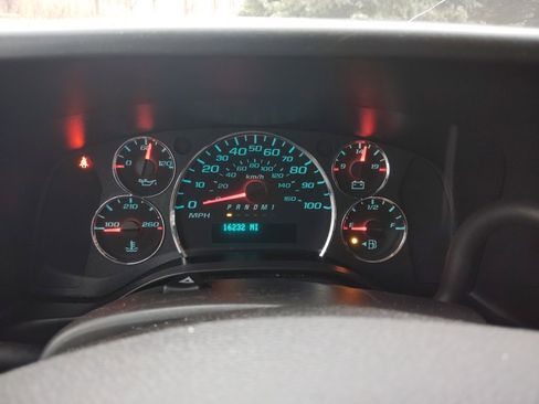 Used 2024 Chevrolet Express 2500 w/ Driver Convenience Package image 12