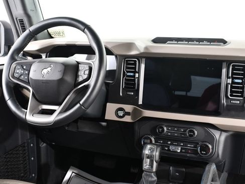 Used 2023 Ford Bronco Wildtrak AWD/4WD image 8