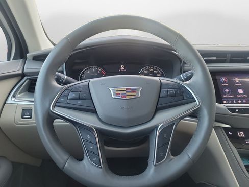 Certified 2022 Cadillac XT5 Premium Luxury FWD image 10