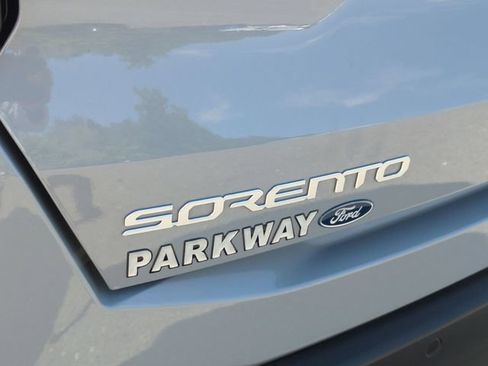 Used 2024 Kia Sorento S w/ Panoramic Sunroof Package FWD image 37